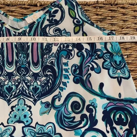 Elegant Blue and White Patterned Dress - Picture 8 of 8